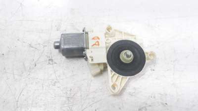 MOTOR ELEVALUNAS DELANTERO DERECHO MERCEDES CLASE C  LIM.  - M.1207873 / A2048200242