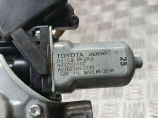ELEVALUNAS DELANTERO IZQUIERDO TOYOTA YARIS 1.4 Turbodiesel (90 CV) DE 2010 - D.4575063 / 857020F010