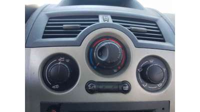 MANDO CALEFACCION / AIRE ACONDICIONADO RENAULT MEGANE II CLASSIC BERLINA 1.9 dCi D (120 CV) DE 2005 - D.4578611