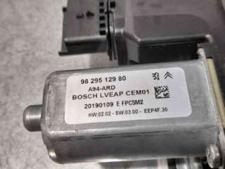 ELEVALUNAS TRASERO DERECHO PEUGEOT 2008 1.2 12V e-THP / PureTech (110 CV) DE 2019 - D.4590251 / 9829512980
