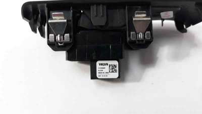 MANDO ELEVALUNAS TRASERO IZQUIERDO VOLVO XC 40  - M.1201353 / 31456060