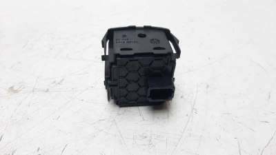 INTERRUPTOR RENAULT CAPTUR  - M.1228368 / 251900567R