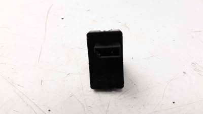 MANDO ELEVALUNAS DELANTERO DERECHO BMW SERIE 1 BERLINA  - M.1144335 / 61316970242