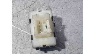 MANDO ELEVALUNAS TRASERO DERECHO DACIA SANDERO 1.5 BLUE dCi D FAP (95 CV) DE 2020 - D.4516097 / 254214937R 2