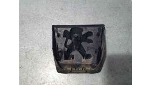 REJILLA DELANTERA PEUGEOT 307 1.6 16V (109 CV) DE 2003 - D.4517650 / 9634014777 2