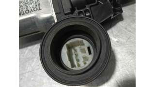 ELEVALUNAS DELANTERO DERECHO TOYOTA YARIS 1.3 (87 CV) DE 2006 - D.4551704 / 857100D100