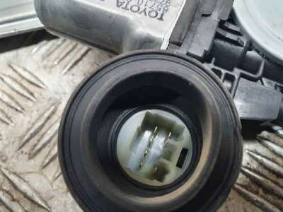 ELEVALUNAS TRASERO IZQUIERDO TOYOTA AURIS 1.4 Turbodiesel (90 CV) DE 2015 - D.4609636 / SIN REF