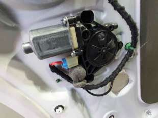 ELEVALUNAS DELANTERO DERECHO VOLKSWAGEN CRAFTER KASTEN 2.0 TDI (140 CV) DE 2019 - D.4622704 / 7C0837407A