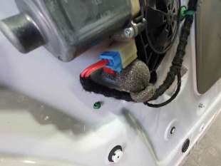 ELEVALUNAS DELANTERO DERECHO VOLKSWAGEN CRAFTER KASTEN 2.0 TDI (140 CV) DE 2019 - D.4622704 / 7C0837407A 2