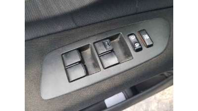 MANDO ELEVALUNAS DELANTERO IZQUIERDO  TOYOTA AURIS 1.4 Turbodiesel (90 CV) DE 2007 - D.4623738