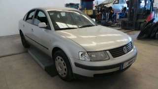 VOLKSWAGEN PASSAT BERLINA Comfortline 1999 4p - 19447