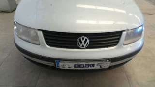 VOLKSWAGEN PASSAT BERLINA Comfortline 1999 4p - 19447