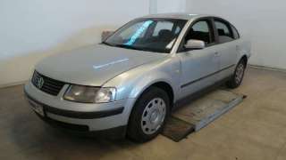 VOLKSWAGEN PASSAT BERLINA Comfortline 1999 4p - 19447