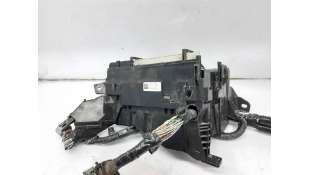 CAJA RELES / FUSIBLES TOYOTA AVENSIS SEDÁN (2015-2018) 2.0 D-4D (WWT271) 143CV 1995CC - L.5290392 / 8266205300 2