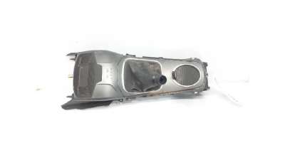 GUARNECIDOS PALANCA CAMBIO TOYOTA AVENSIS SEDÁN (2015-2018) 2.0 D-4D (WWT271) 143CV 1995CC - L.5290440 / 5880505210