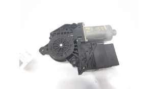 MOTOR ELEVALUNAS TRASERO DERECHO VOLKSWAGEN GOLF IV (1997-2004) 1.4 16V 75CV 1390CC - L.5376424 / 0130821766 2