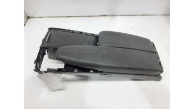 APOYABRAZOS CENTRAL MERCEDES-BENZ CLASE C (2007-2008) C 220 CDI (204.008) 170CV 2148CC - L.5412427 / A2046800639