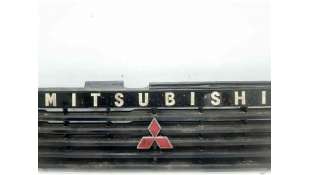 REJILLA DELANTERA MITSUBISHI MONTERO (1989-1990) 2.5 TD (L044G, L049G) 95CV 2477CC - L.5861992 / MB404626 2