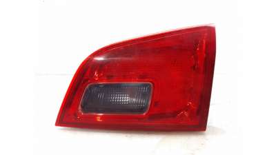 PILOTO TRASERO DERECHO INTERIOR OPEL ASTRA J (2009-2015) 1.7 CDTI (68) 110CV 1686CC - L.6163400 / 13282247