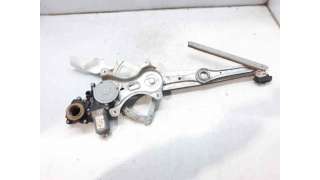 ELEVALUNAS TRASERO IZQUIERDO TOYOTA COROLLA VERSO (2005-2009) 2.2 D-4D (AUR10) 136CV 2231CC - L.6789045 / 698400F010