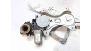 ELEVALUNAS TRASERO IZQUIERDO TOYOTA COROLLA VERSO (2005-2009) 2.2 D-4D (AUR10) 136CV 2231CC - L.6789045 / 698400F010