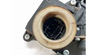 ELEVALUNAS TRASERO IZQUIERDO TOYOTA COROLLA VERSO (2005-2009) 2.2 D-4D (AUR10) 136CV 2231CC - L.6789045 / 698400F010