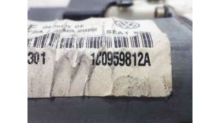 MOTOR ELEVALUNAS TRASERO DERECHO SEAT LEON (2000-2006) 1.6 16 V 105CV 1598CC - L.6806329 / 1C0959812A