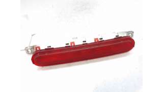 LUZ CENTRAL DE FRENO TOYOTA COROLLA VERSO (2005-2009) 2.2 D-4D (AUR10) 136CV 2231CC - L.6819343 / 815700F110