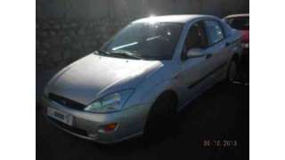 FORD FOCUS BERLINA Trend 2002 4p - 14411