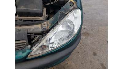 FARO IZQUIERDO PEUGEOT 206 BERLINA 1.4 (75 CV) DE 2000 - D.4724006