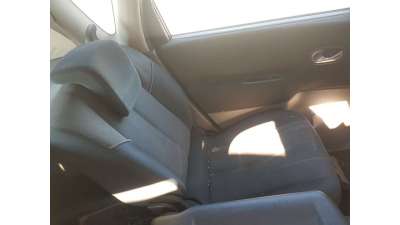 ASIENTOS TRASERO IZQUIERDO RENAULT SCENIC II 1.9 dCi D (120 CV) DE 2005 - D.4731806