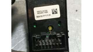 MANDO ELEVALUNAS DELANTERO IZQUIERDO  KIA CEED 1.4 CRDi (90 CV) DE 2012 - D.4741255 / 93570A2100