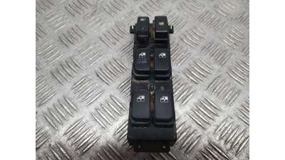 MANDO ELEVALUNAS DELANTERO IZQUIERDO  HYUNDAI SANTA FE 2.2 CRDi (155 CV) DE 2010 - D.4749281 / SIN REF