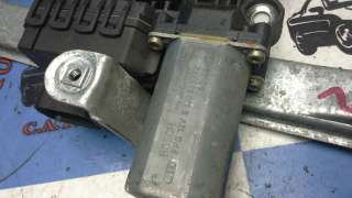 ELEVALUNAS TRASERO DERECHO RENAULT CLIO III (2005-2012) 1.2 16V (BR0R, BR1D, BR1L, CR0R) 65CV 1149CC - L.736941 / 820029115