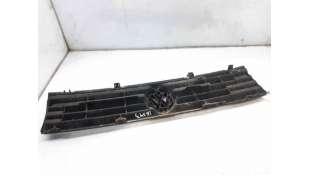 REJILLA DELANTERA VOLKSWAGEN POLO (1982-1989) 1.3 75CV 1272CC - L.6942434 / 867853653G 2