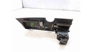 MANDO ELEVALUNAS DELANTERO DERECHO OTROS VEHICULOS - L.7027925 / 180706