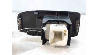 MANDO ELEVALUNAS TRASERO DERECHO MITSUBISHI MONTERO III (2000-2006) 3.2 DI-D (V68W) 160CV 3200CC - L.7037642 / MR445659