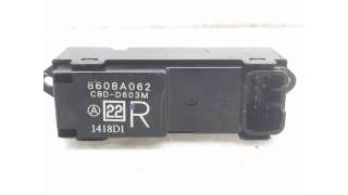 MANDO ELEVALUNAS TRASERO DERECHO MITSUBISHI OUTLANDER II (2007-2012) 2.0 DI-D 140CV 1968CC - L.7049033 / 8608A062