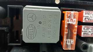 CAJA RELES / FUSIBLES MERCEDES-BENZ CLASE C T-MODEL (2007-2008) C 220 CDI (204.208) 170CV 2148CC - L.7239210 / 2049006401