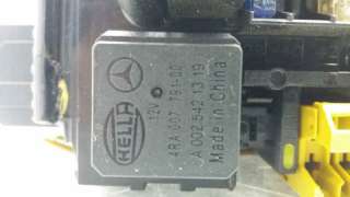 CAJA RELES / FUSIBLES MERCEDES-BENZ CLASE C T-MODEL (2007-2008) C 220 CDI (204.208) 170CV 2148CC - L.7239210 / 2049006401