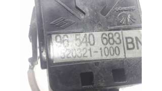 MANDO LUCES CHEVROLET AVEO / KALOS FASTBACK (2003-2008) 1.4 16V 94CV 1399CC - L.7516302 / 96540683