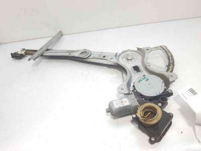 ELEVALUNAS TRASERO DERECHO TOYOTA COROLLA VERSO (2005-2009) 2.2 D-4D (AUR10) 136CV 2231CC - L.7724141 / 690500F011