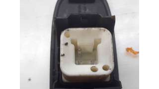MANDO ELEVALUNAS TRASERO IZQUIERDO MITSUBISHI MONTERO III (2000-2006) 3.2 DI-D (V68W) 160CV 3200CC - L.7783068 / MR445659