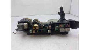 CAJA RELES / FUSIBLES TOYOTA AVENSIS RANCHERA FAMILIAR (2005-2008) 2.2 D-4D (ADT251) 150CV 2231CC - L.7823953 / 8274120060