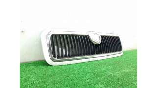 REJILLA DELANTERA SKODA OCTAVIA I (2000-2010) 1.6 102CV 1595CC - L.7920946 / 1U0853653A 