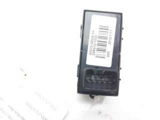 MANDO ELEVALUNAS DELANTERO DERECHO HYUNDAI I40 (2012-) 1.7 CRDI 116CV 1685CC - L.7941803 / 935753Z000