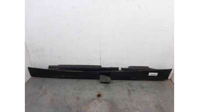 FALDON LATERAL BMW 1 (2011-) 20 D 63CV 995CC - L.7959731 / 51777148679