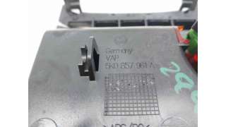 CENICERO VOLKSWAGEN GOLF VI VARIANT (2009-2014) - L.7976822 / 5K0857961A