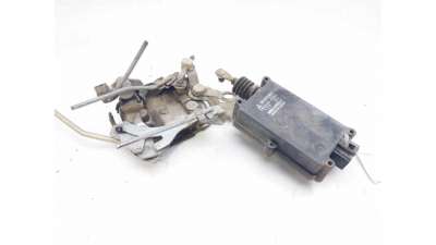 CERRADURA PUERTA DELANTERA DERECHA MITSUBISHI MONTERO (1987-1991) 2.5 TD (L044G, L049G) 87CV 2477CC - L.7979304 / MB422954