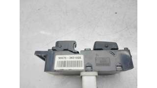 MANDO ELEVALUNAS DELANTERO DERECHO HYUNDAI SONATA V (2006-2010) 2.0 CRDI 140CV 1991CC - L.8003917 / 935753K010QS